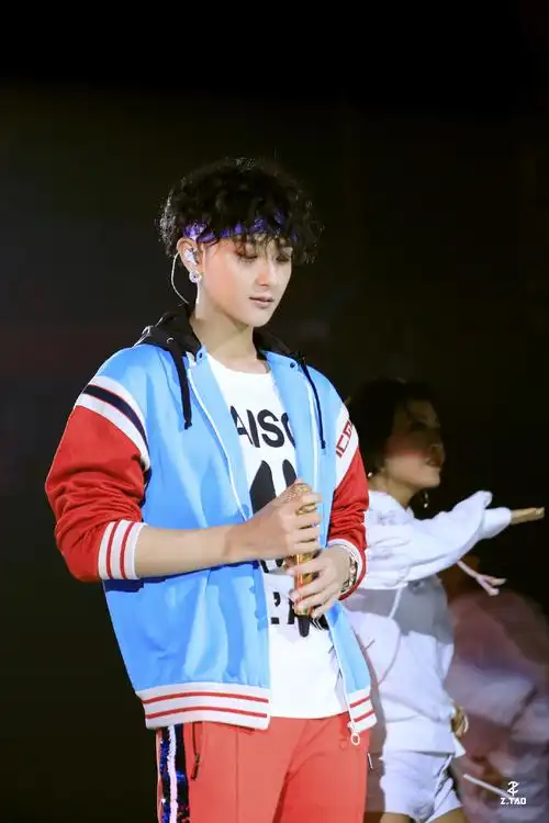 扑克游戏当空接龙