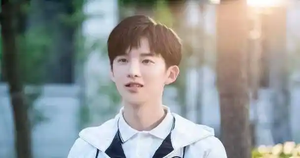 时光与你都很甜,除了吕小雨孙泽源,还有被张杰王一博夸赞的她_剧中