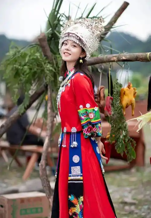 元气少女|赵今麦的日常穿搭_in_少年_花儿