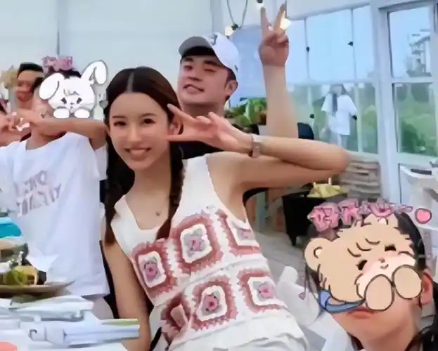 张子萱与老公浪漫出游,首度公开陈赫露脸帅照,夫妻越爱越高调_腾讯