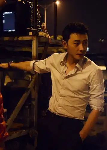 《真爱的谎言之破冰者》曝片场花絮 罗晋难掩好心情