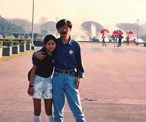 "狠人"阿sa:一婚嫁豪门,甩掉陈伟霆之后,又牵手"百亿太子"_阿娇