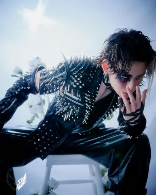 小鬼一半少年一半恶魔##小鬼天使在左恶魔在右造型