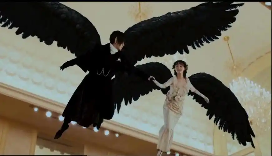 半妖倾城中十八集幽瞳和倾城一起飞的图片