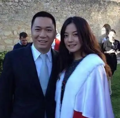 推荐问题五,据说赵薇的老公送给她一个酒庄,她的老公究竟有多豪?