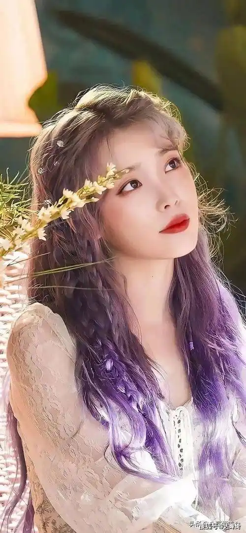 为什么iu李知恩那么火,为何被称为国民妹妹,她为何如此受欢迎?