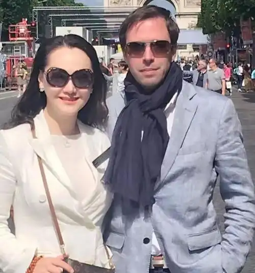 大宋佳3段感情42岁未婚勇敢生子55岁姐弟恋嫁比利时帅哥