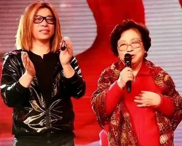 歌手郭峰:三段恋情无疾而终,61岁未婚无子女,一生都献给了音乐_感情