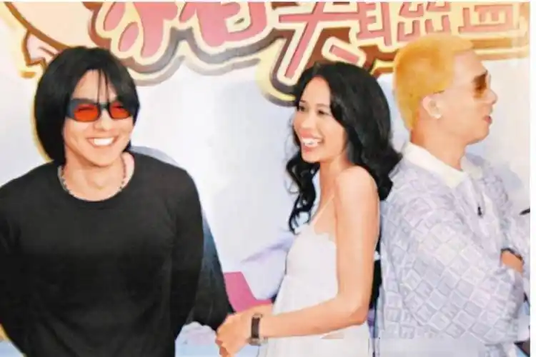 莫文蔚可以说是拼了,在莫文蔚的支持下,冯德伦凭借《大佬爱美丽》获得