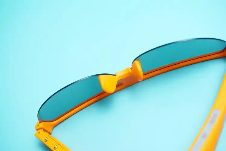 时尚与科技的碰撞雷柏z1style智能音频眼镜开启智慧视听新境界