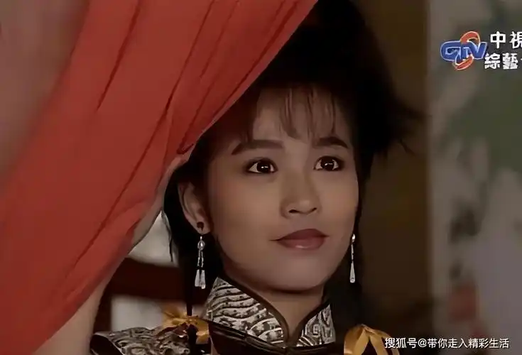 张庭年轻与现在照片大对比,年龄真的只是数字?_酒窝_时候_女神