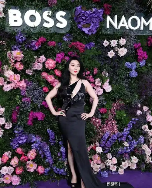 范冰冰在戛纳出席生日宴放飞自我上半身差点要遮不住又胖了