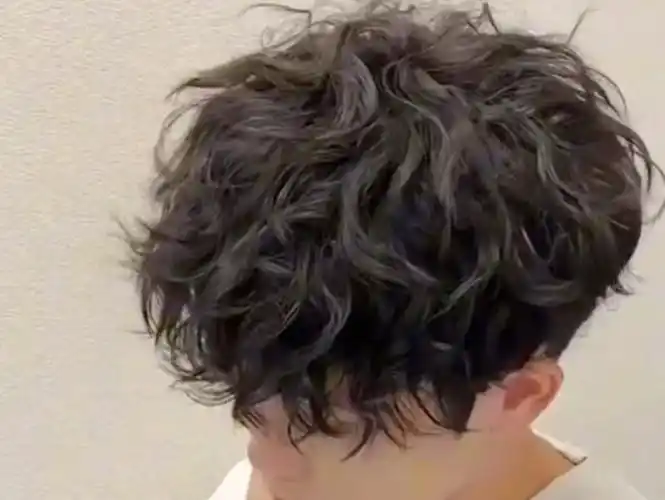 男生一定要尝试莱斯利卷#男士烫发#男生发型 #莱斯利卷 #深圳男士发型