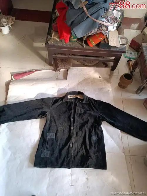 怀旧老手工补丁黑条绒上衣
