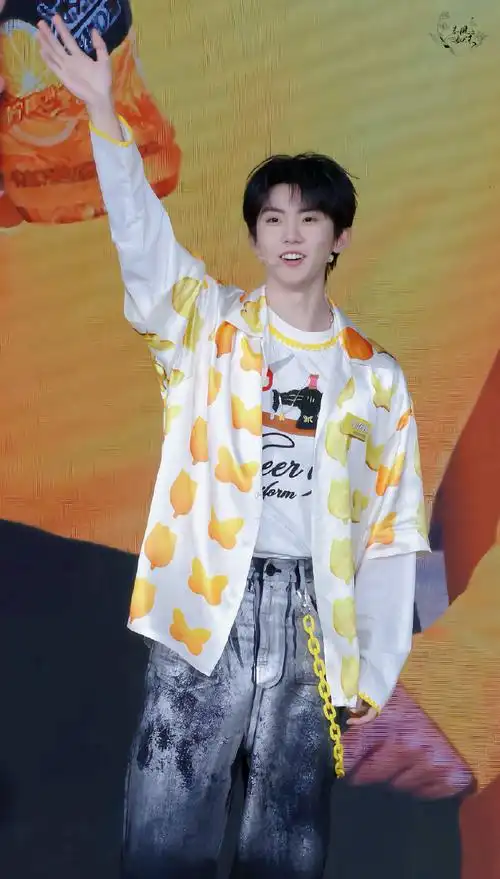 1 冰红茶见面会      @时代少年团队长-马嘉祺  #今日星拍放送