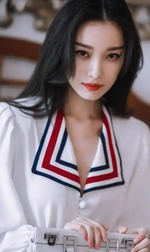 原创原创33岁的气质女神倪妮不光有高颜值还有好演技出道即巅峰