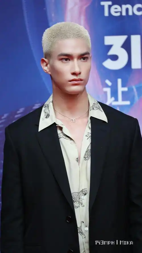 into1 米卡 21.12.11 tmea红毯 cr.143mph·mika