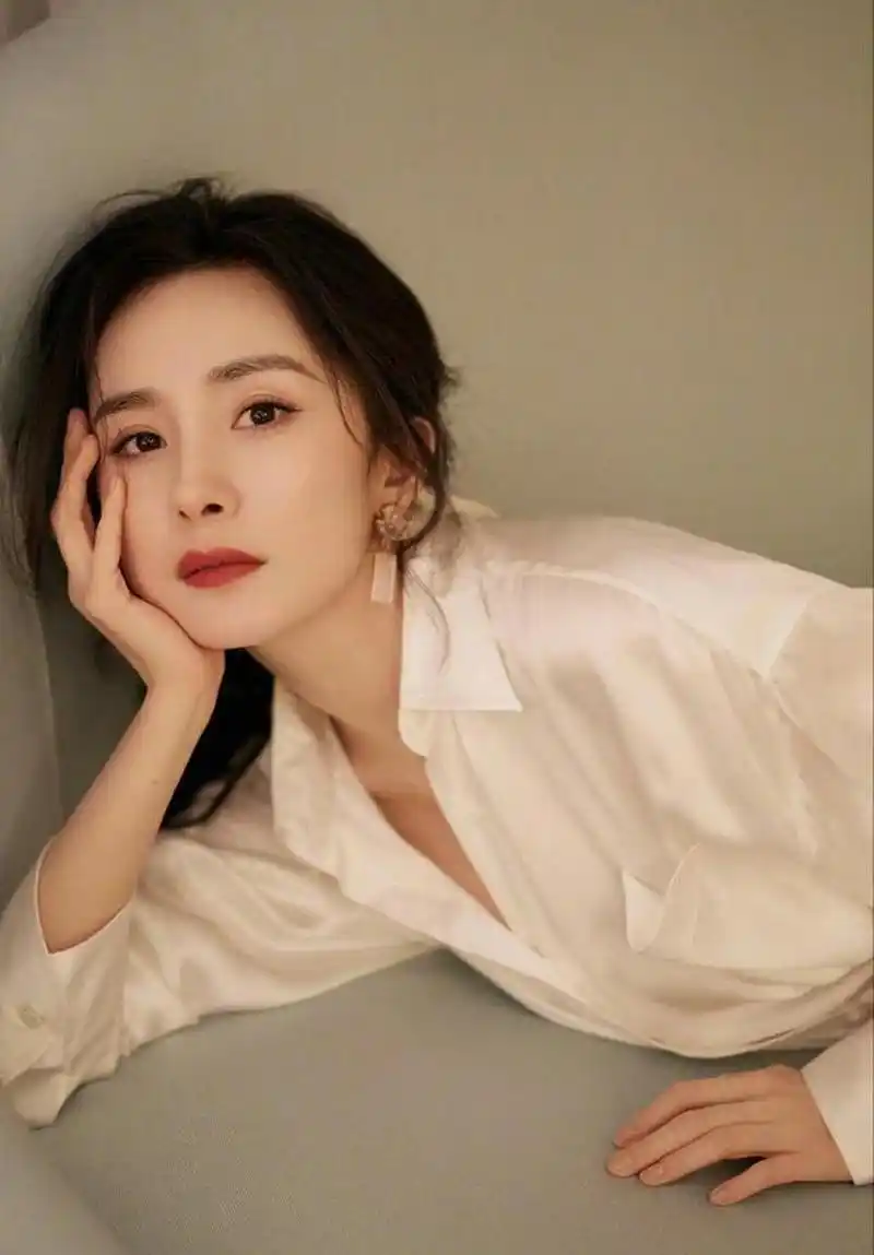 吴亦凡供出杨幂惊天大黑料的瓜 有爆料称吴亦凡在里面为了戴罪立功,供