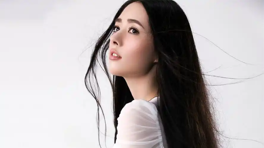 郭碧婷,完美女神,白色裙子,长发,郭碧婷桌面壁纸高清大图预览1920x