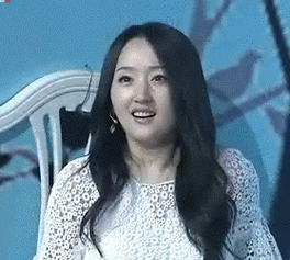 杨钰莹大美女捂嘴惊讶gif动图_动态图_表情包下载_soogif