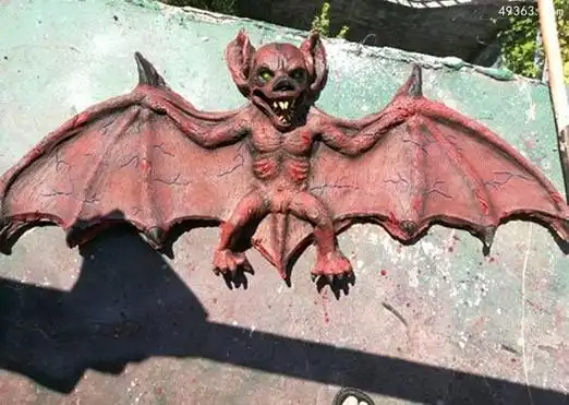 秘鲁军队抓到猪脸大蝙蝠,嗜血食肉凶猛又罕见