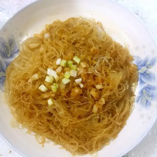 牛妞妈咪w做的蒜蓉蒸粉丝