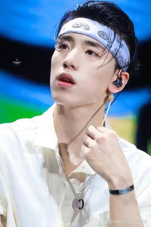 王子异的脸到底咋了?