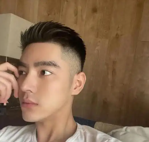 2021夏季男士发型流行趋势,短发图片