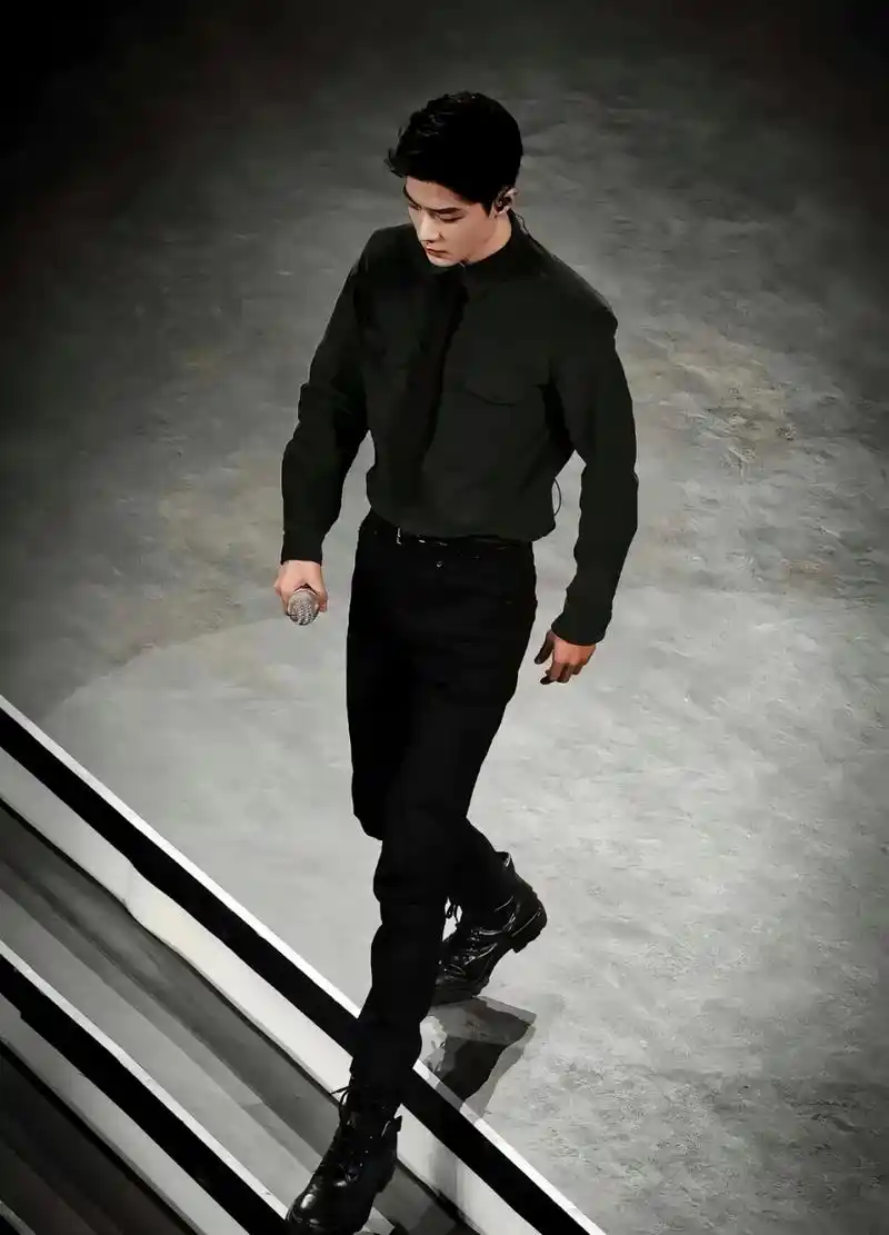 肖战官方身高183厘米