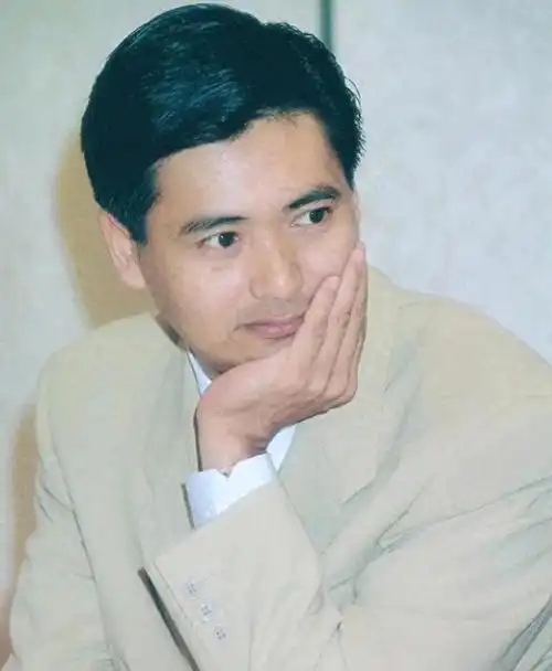 周润发:为何一生不要孩子,死后却捐出所有财产?