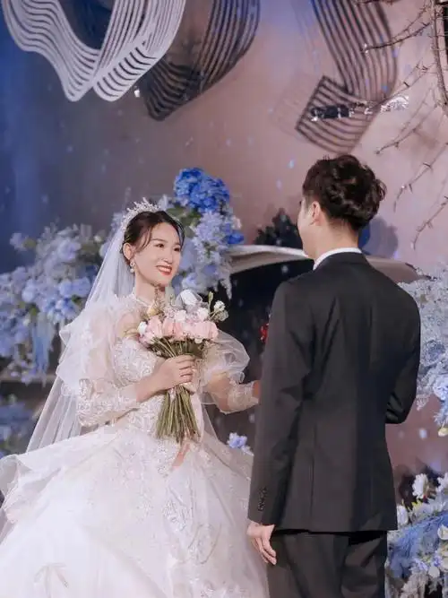 婚礼最美的文案都在爱情里每个画面似乎都在说你们满满的幸福#婚纱