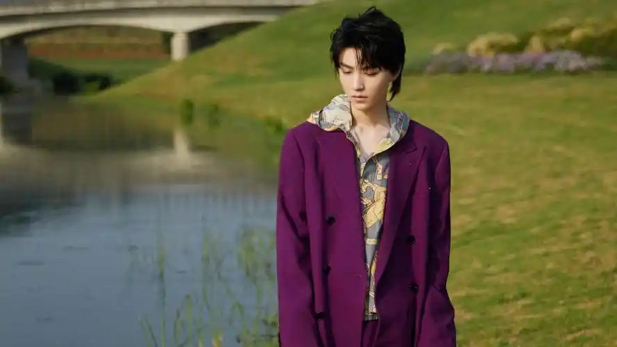 王俊凯夏日清新写真,高清壁纸图片,大陆明星-回车桌面