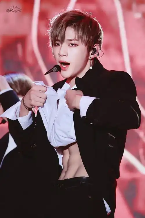 春风拂过时再见这个韩国人气最高的男团开始进入解散倒计时