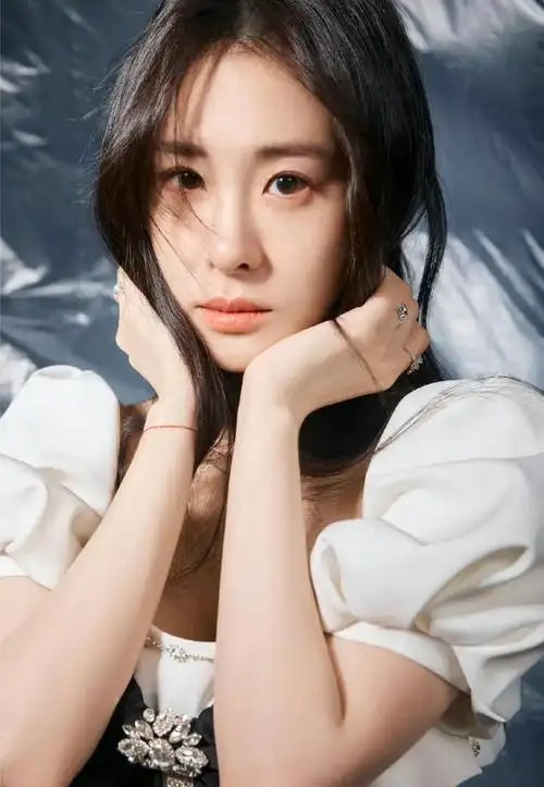 青春靓丽的张碧晨,肤白貌美,玲珑精致!_高清图集_新浪网