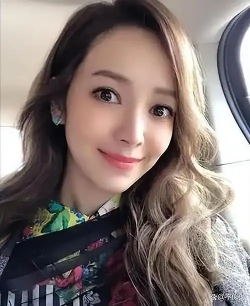 台湾艺人回应祖国统一!周杰伦连发四条表态,侯佩岑被骂惨了