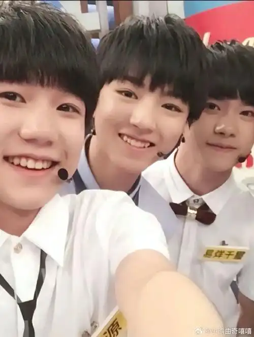 tfboys超话三小只个个时期的合照他们三个待在一起真的好开心