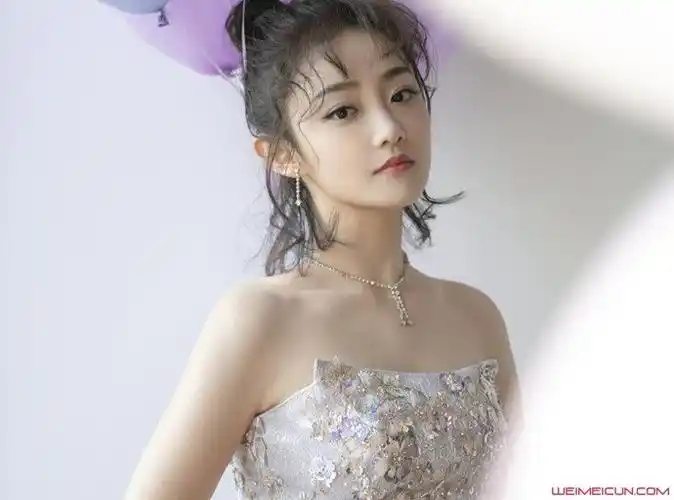 吴佳怡是怎么出名的呢 曝吴佳怡走红原因及其出道背景