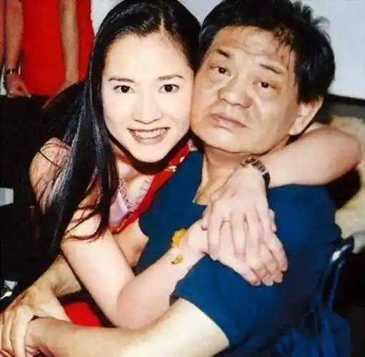 她被富豪始乱终弃29岁未婚生子从24楼一跃而下结束了生命