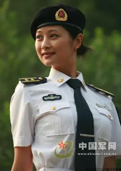 穿着军服的女神—女军人