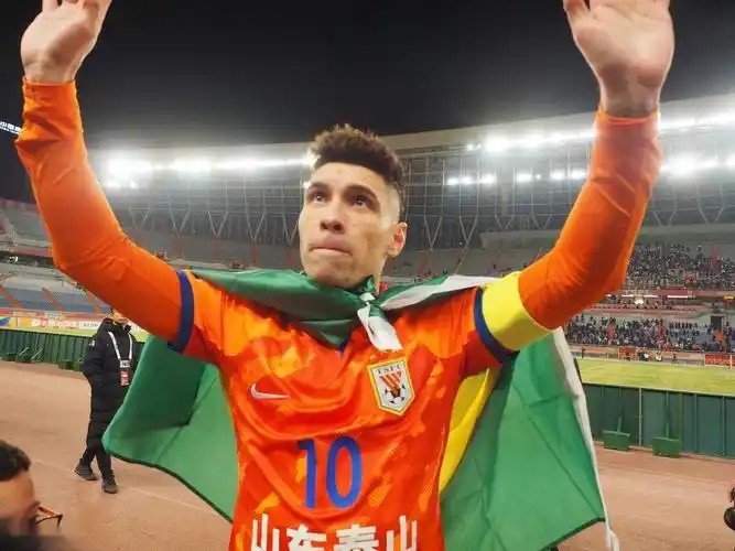 意外!克雷桑发文想念鲁能离队功勋,球迷:他中超夏窗还能回来吗