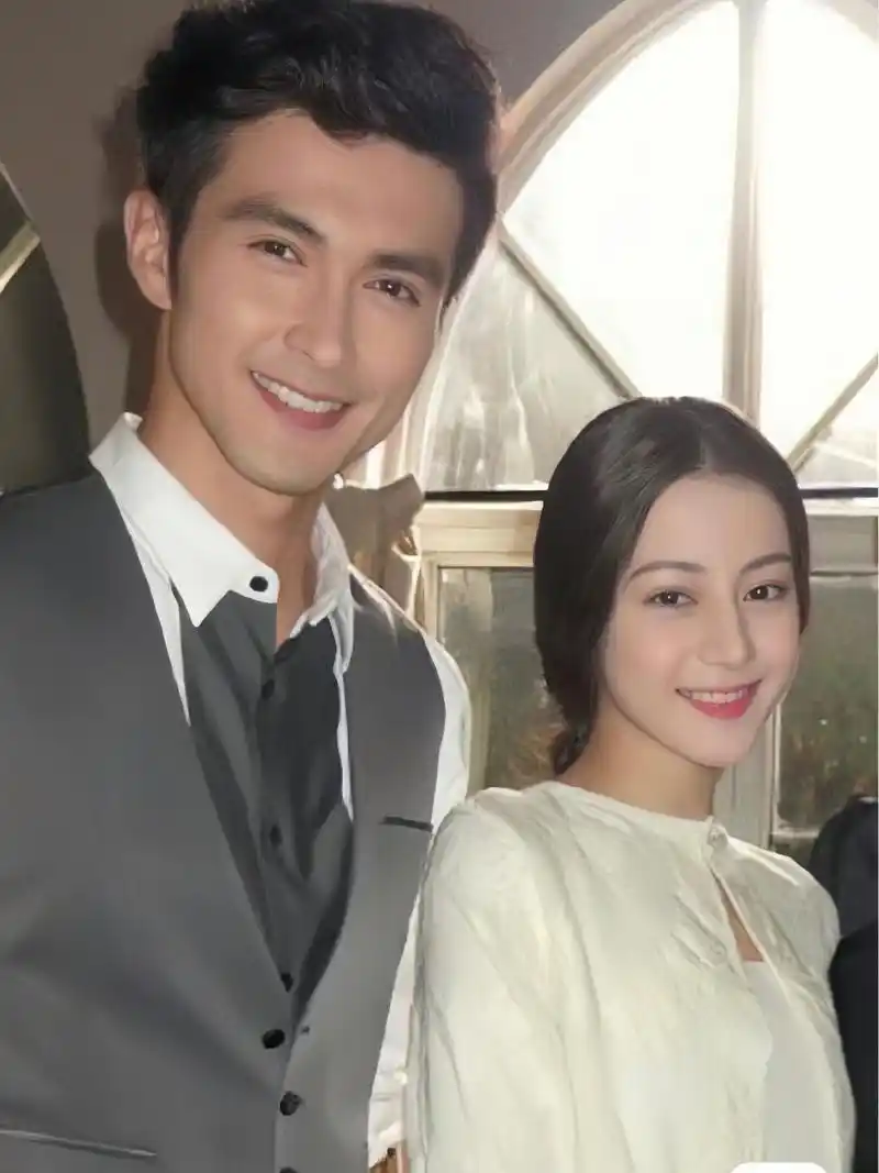 早期的高伟光和迪丽热巴,不得不说偏欧式的长相,还是要五官同样深邃的