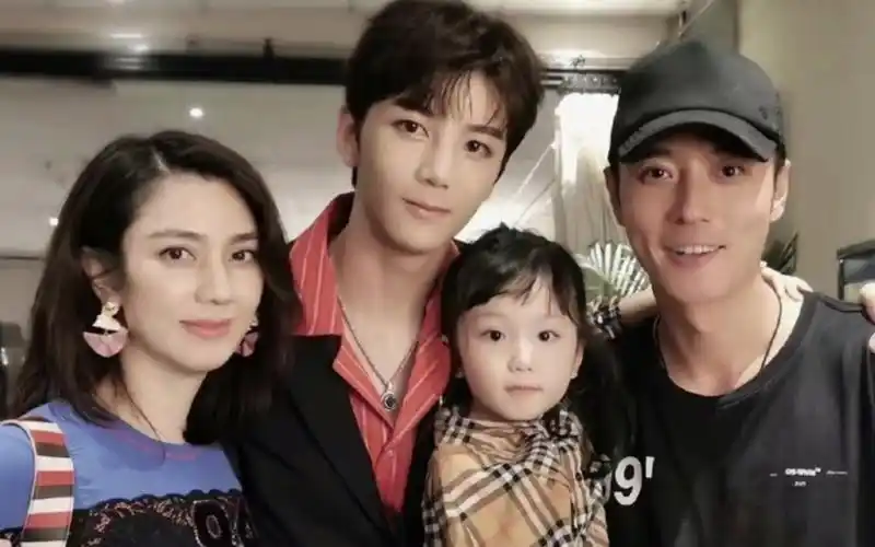 洪欣儿子张镐濂或将再改姓氏 女儿抚养权被关注