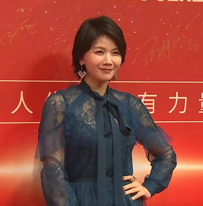 北京这一夜,唐禹哲颜值下滑,徐海乔下巴瞩目,女明星着装清凉_王媛可