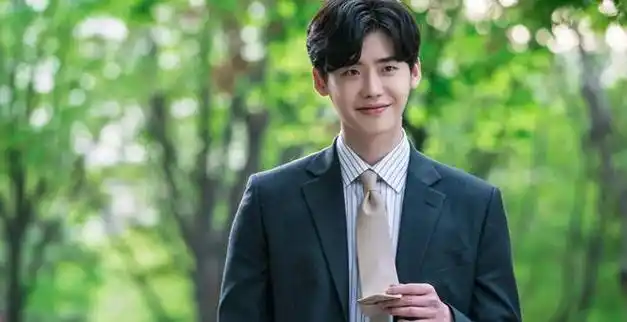 2月16日下午著名韩国艺人李钟硕传出消息