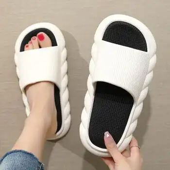 经久耐穿防滑无异味高级感凉拖鞋女夏季外穿2022新款ins潮厚底踩屎感