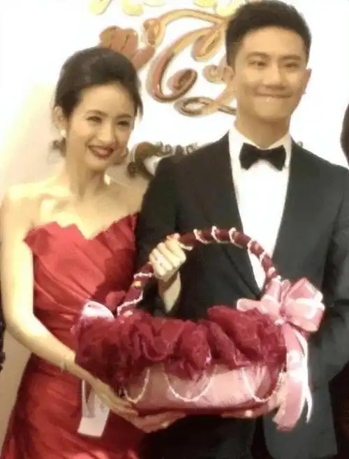 别天真了,林依晨从来都不是什么傻白甜,现实里的她比谁都"狠"