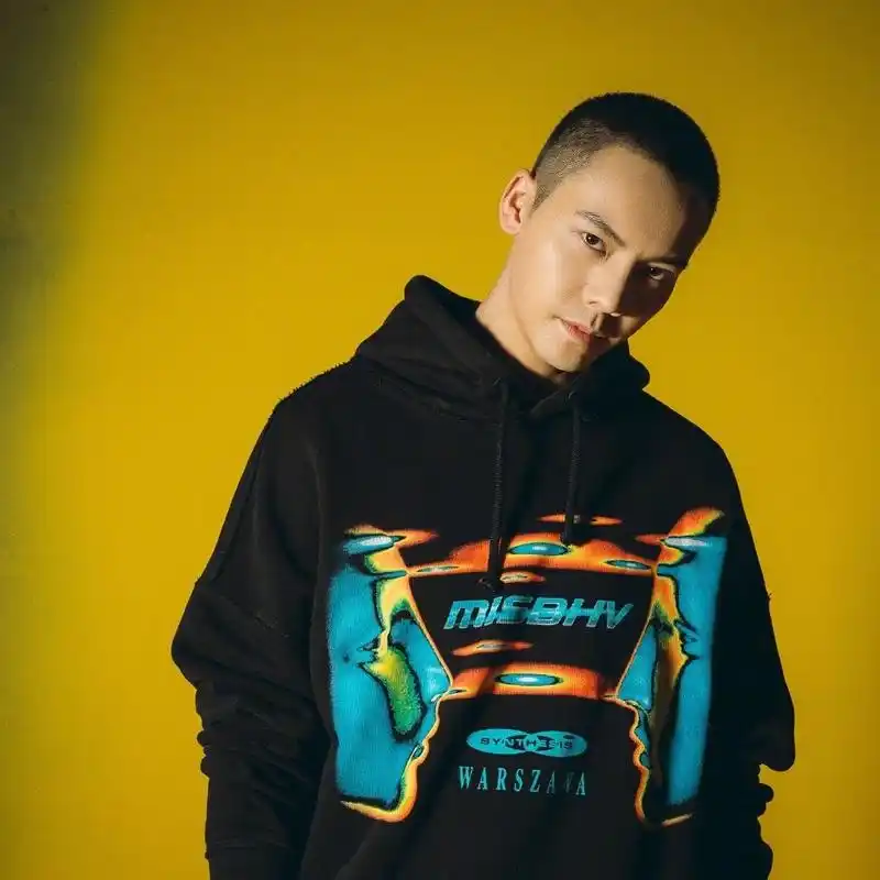 寸头帅哥陈伟霆!