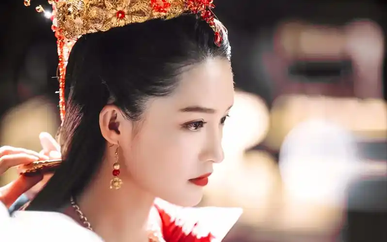 【古装|李沁】是谁红妆嫁衣艳如火,说的却是:"我愿与君绝.