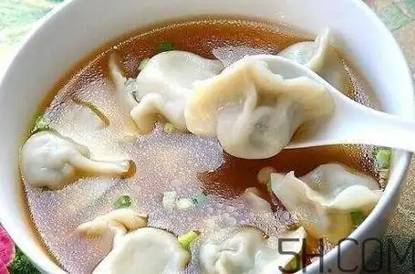 煮饺子用冷水还是热水煮饺子用大火还是小火