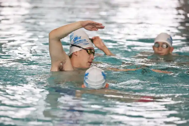 前国家游泳队运动员教你学游泳